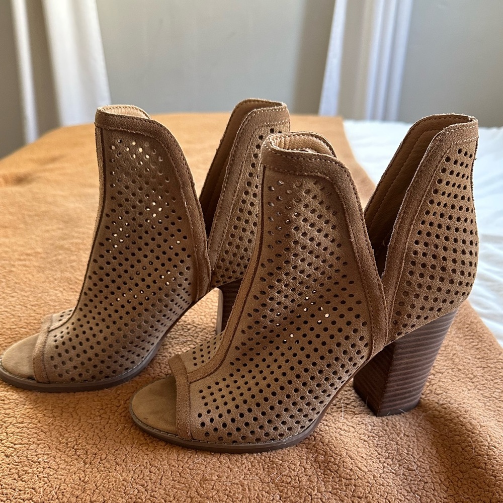 Tan Lucky Brand Heels